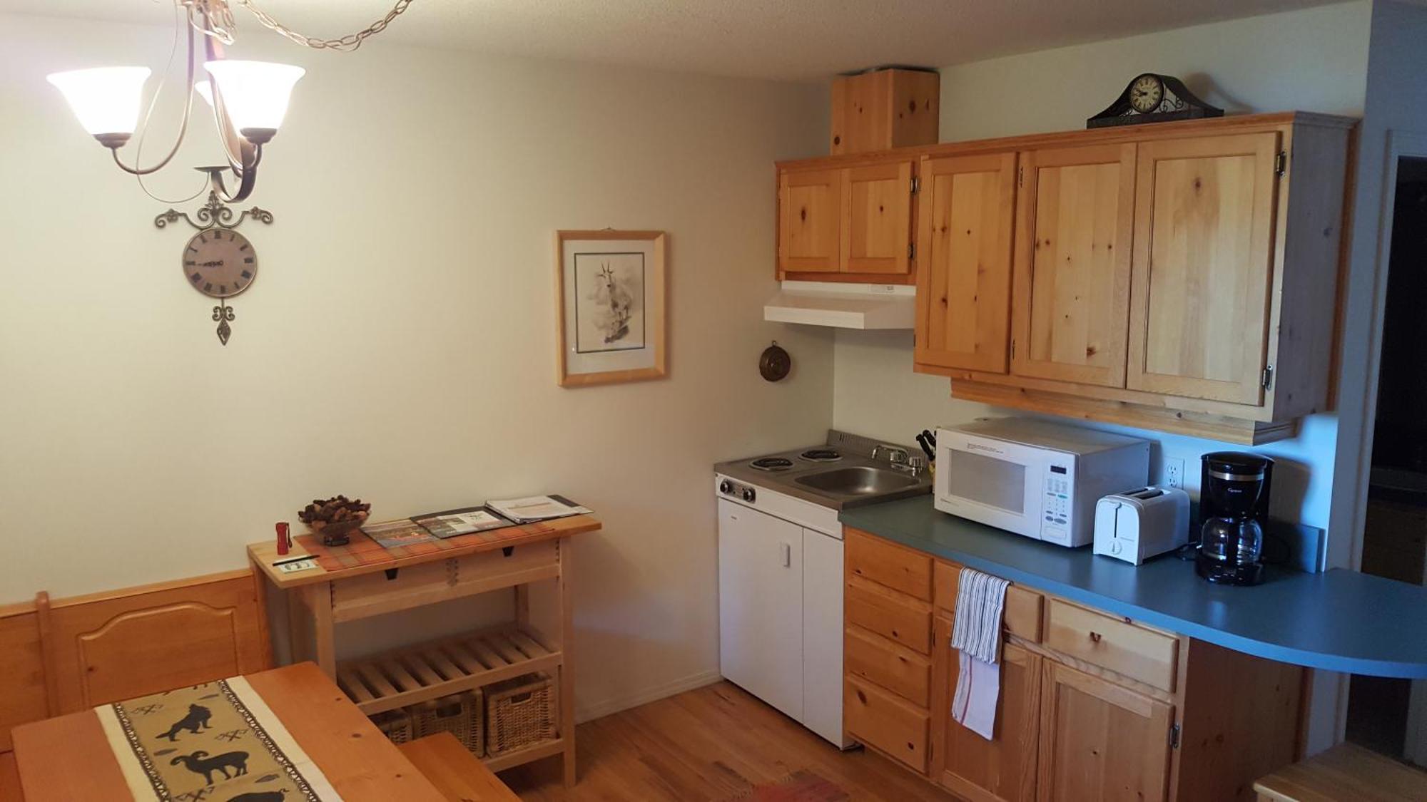 Wettstone Guest Ranch Bed & Breakfast Bridge Lake Room photo