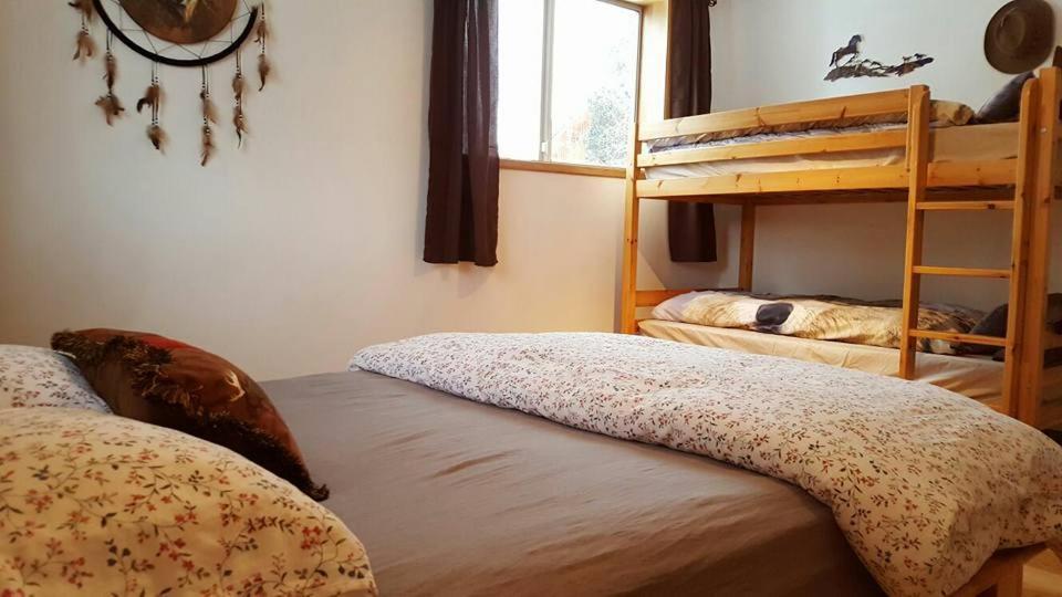 Wettstone Guest Ranch Bed & Breakfast Bridge Lake Room photo